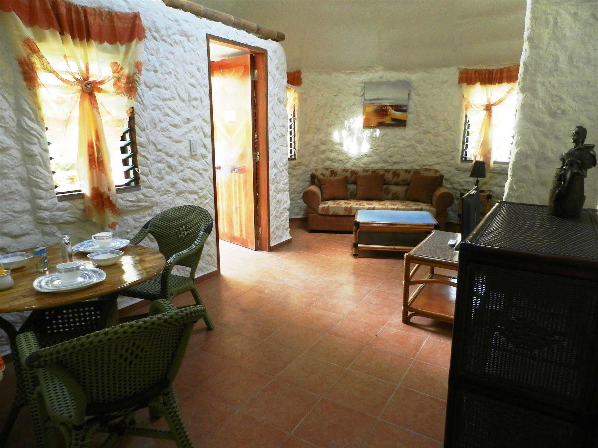 Panglao Chocolate Hills Hostel Dış mekan fotoğraf